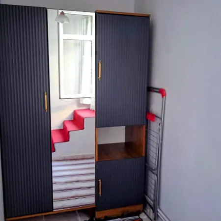 Ist Homes דירה *