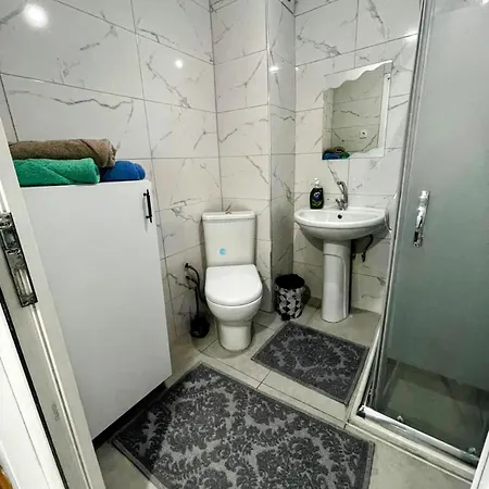 Ist Homes דירה *